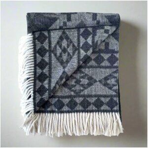 ARTZNL 100% Baby Alpaca Throw Blanket Black Diamond Large Luxury Soft All Season